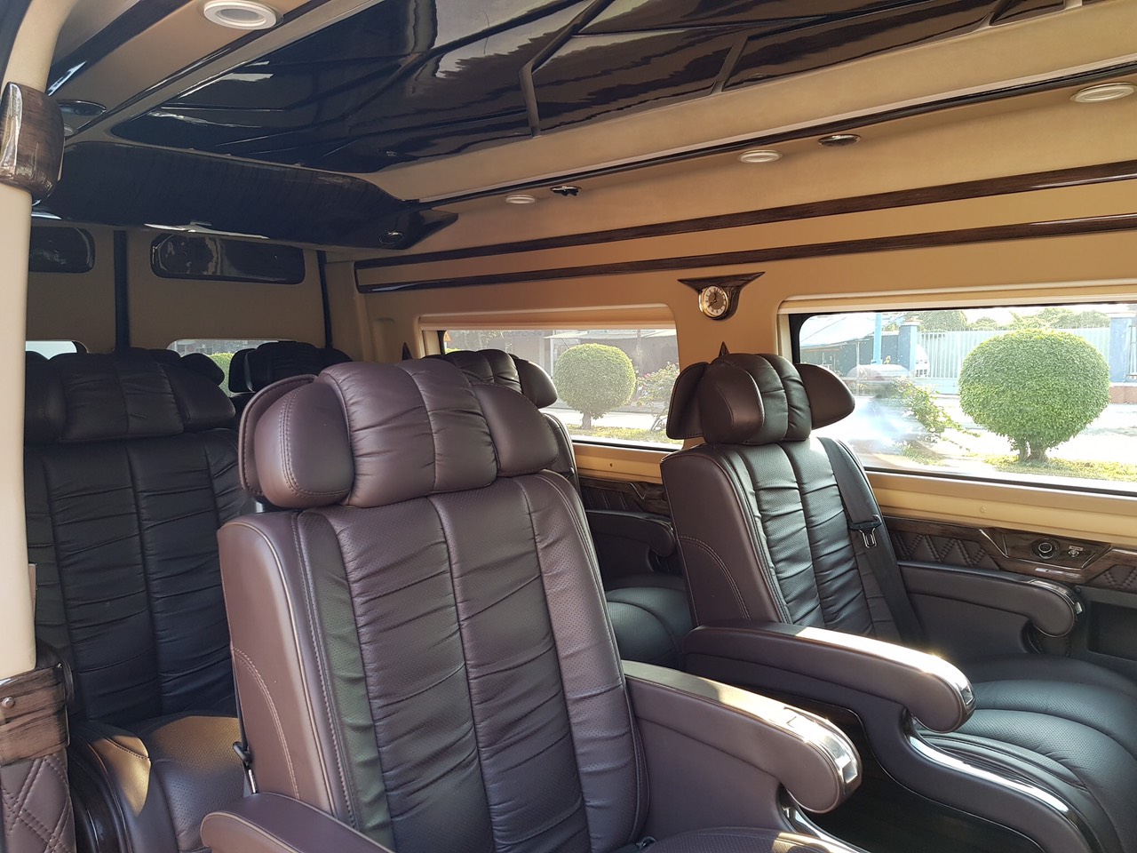 Nội thất tiện nghi của xe Nội thất tiện nghi của xe